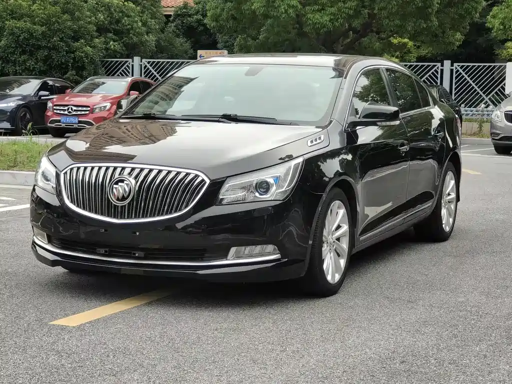 Buick LaCrosse 2013 — фото 1