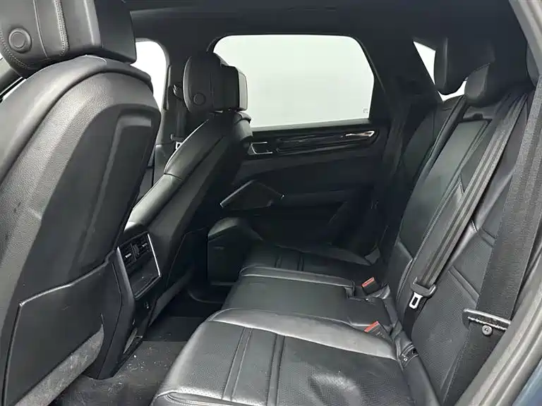 Porsche Cayenne 2018 — фото 9
