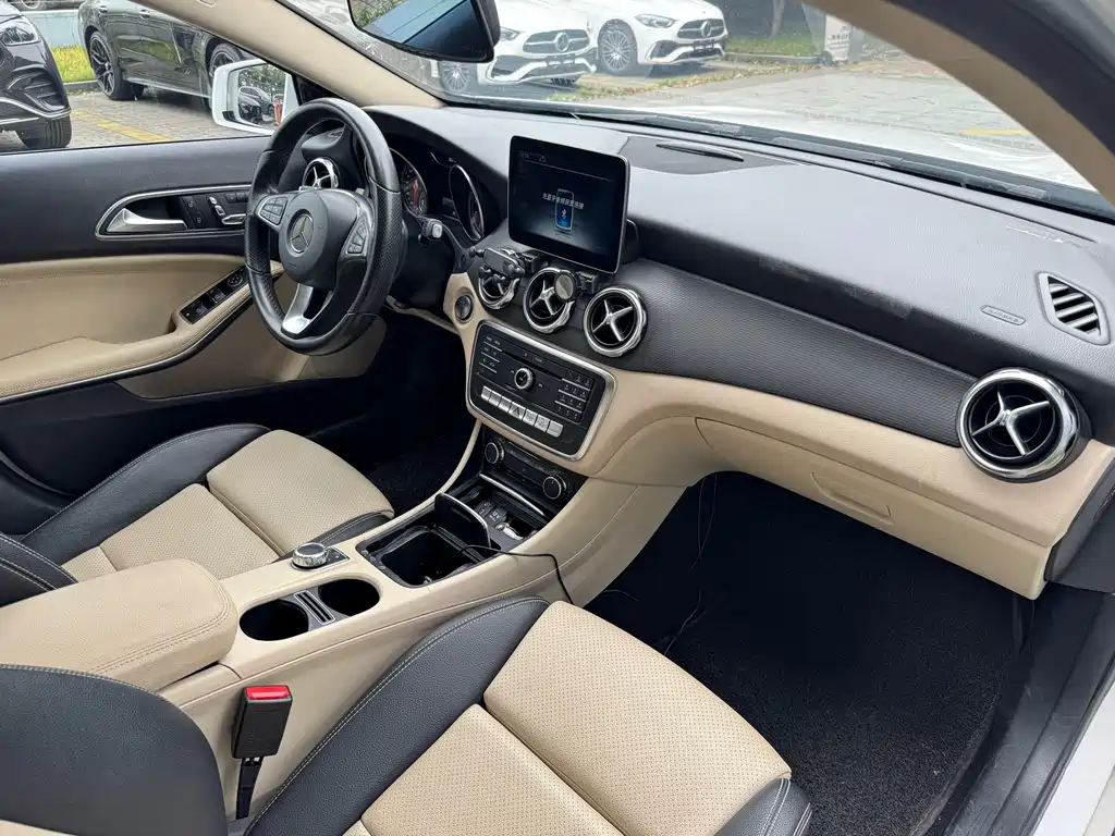 Mercedes-Benz GLA 2018 — фото 12