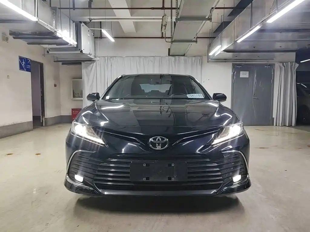 Toyota Camry 2023 — фото 3