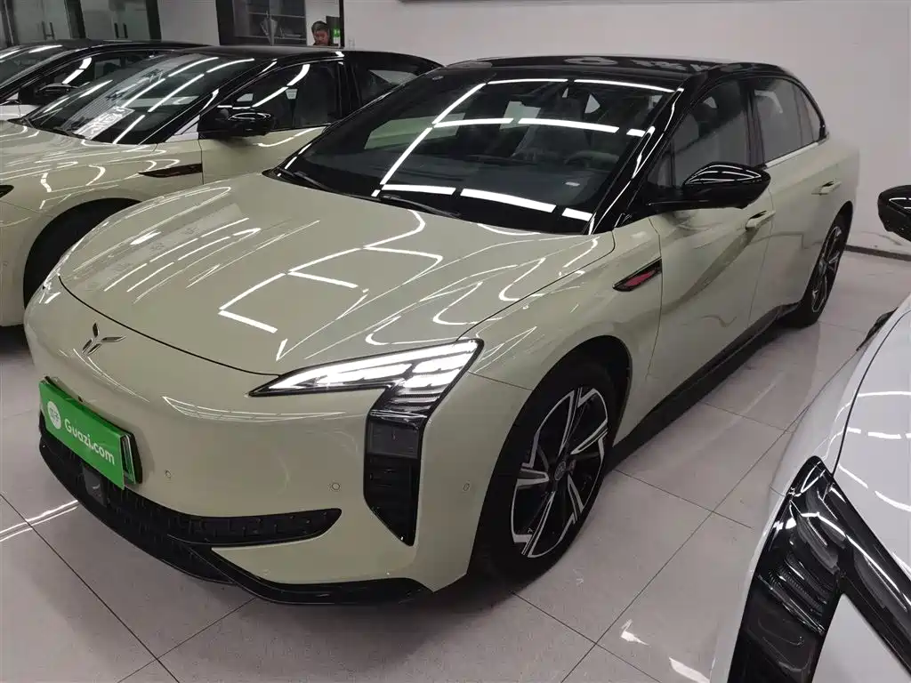Hongqi EH7 2024