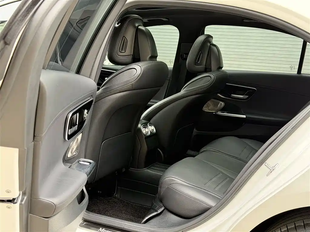 Mercedes-Benz C-Class 2022 — фото 8