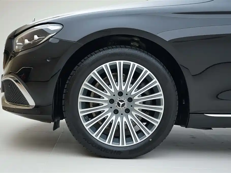 Mercedes-Benz E-Class 2023 — фото 15
