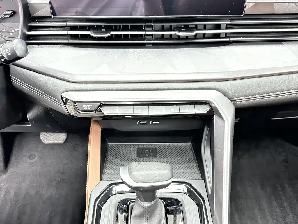 Geely Vision X6 2023 — фото 16