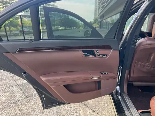 Mercedes-Benz S-Class 2013