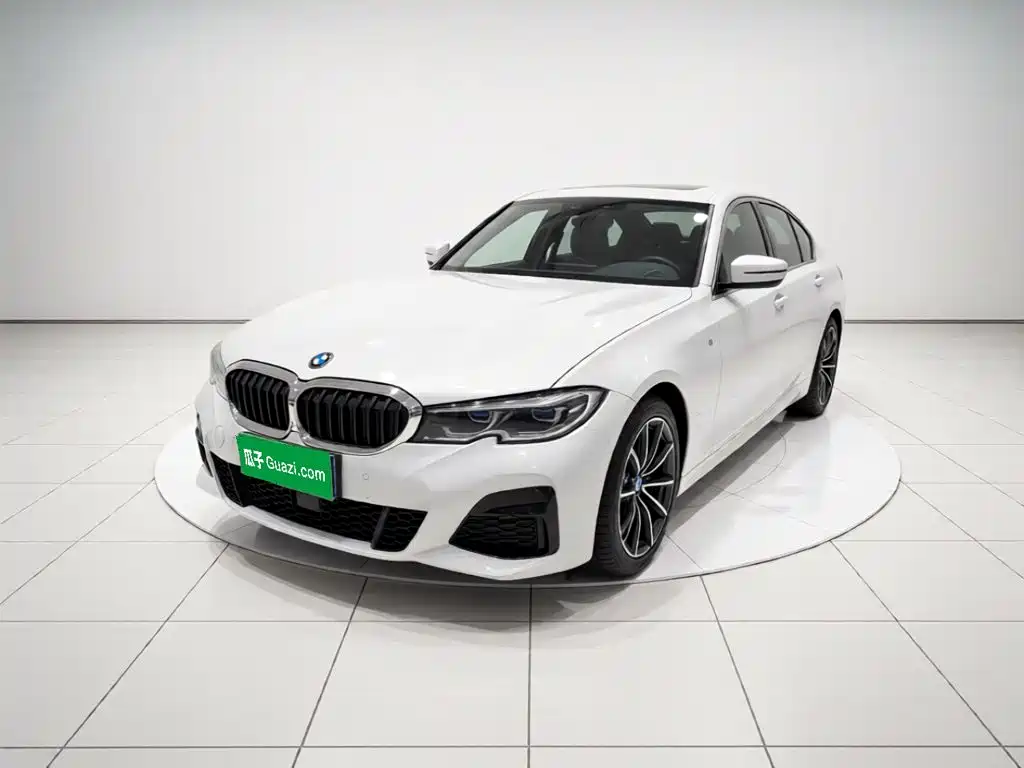 BMW 3 Series 2021 — фото 1