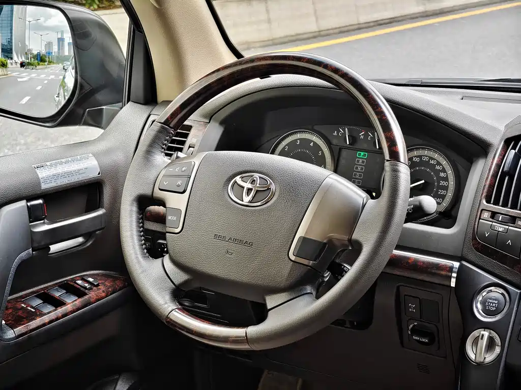 Toyota Land Cruiser 2012 — фото 22
