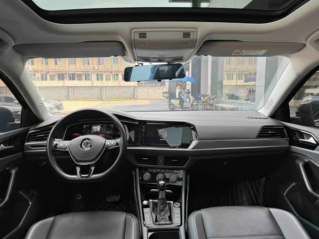 Volkswagen Sagitar 2021
