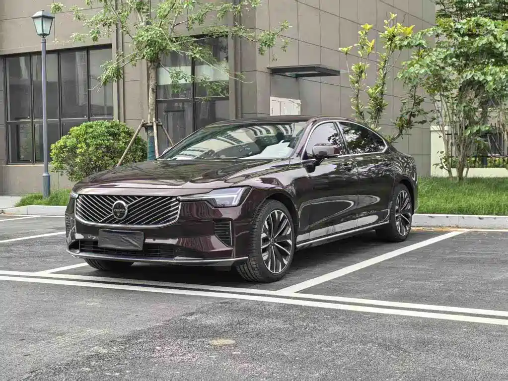 Volvo S90 2025 — фото 1