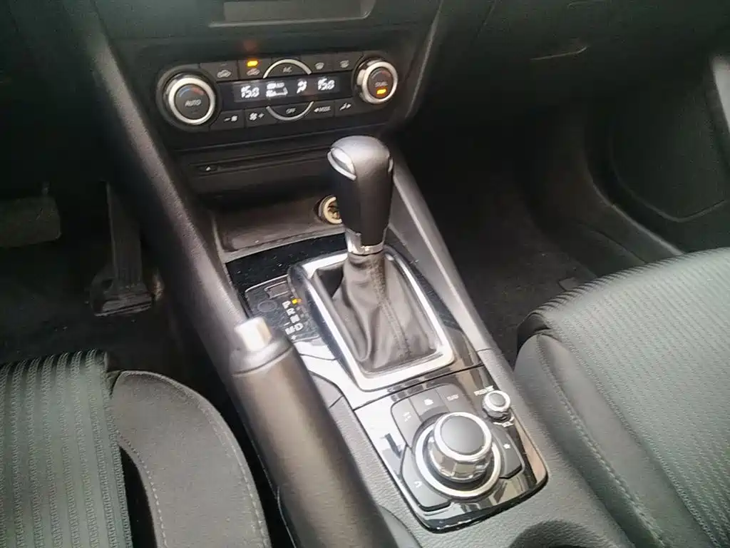 Mazda 3 Axela 2014 — фото 14
