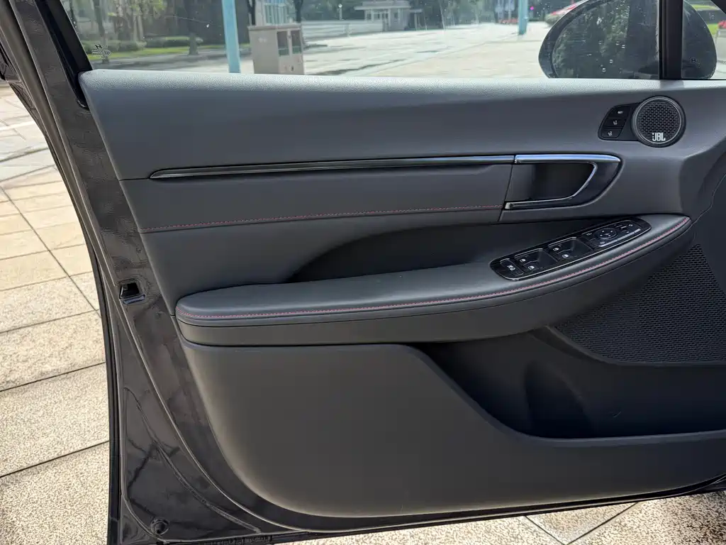 Hyundai Sonata 2020 — фото 21
