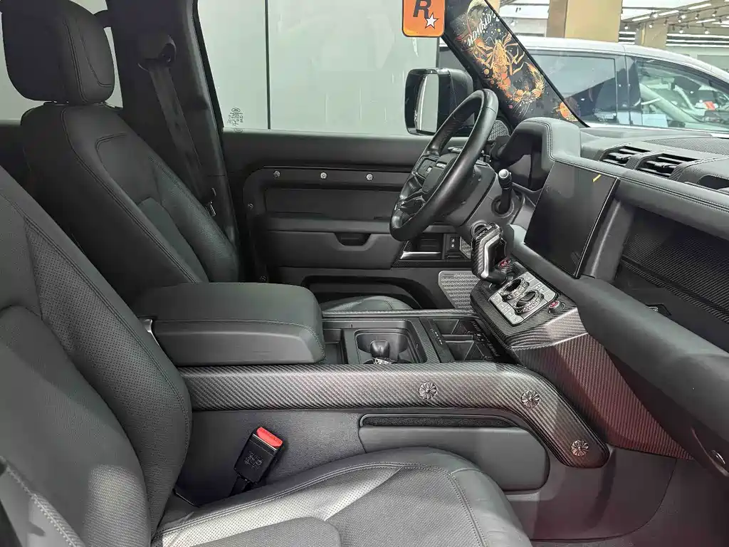 Land Rover Defender 2023 — фото 15