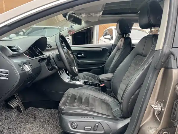 Volkswagen CC 2011