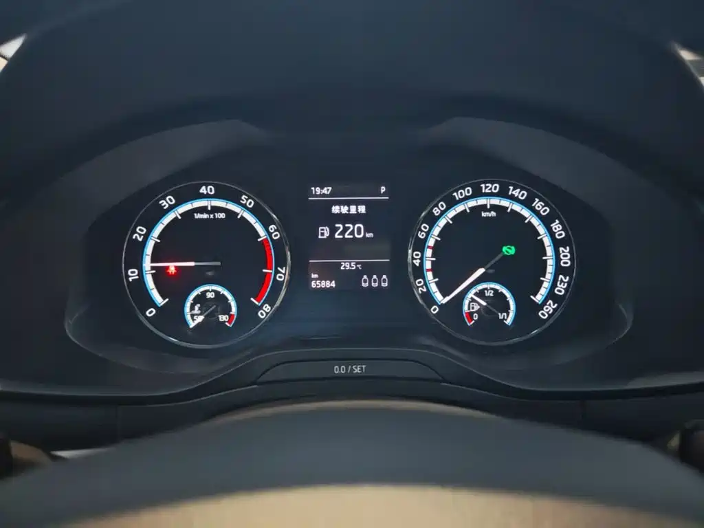 Skoda Karoq 2020 — фото 12