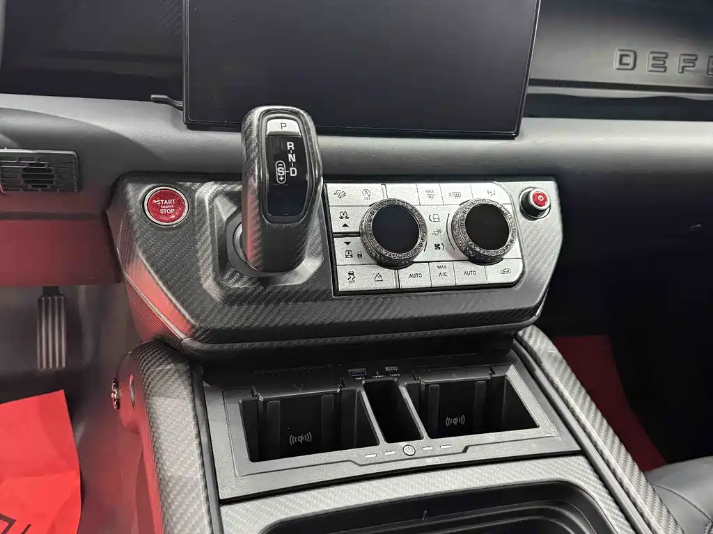 Land Rover Defender 2023 — фото 18