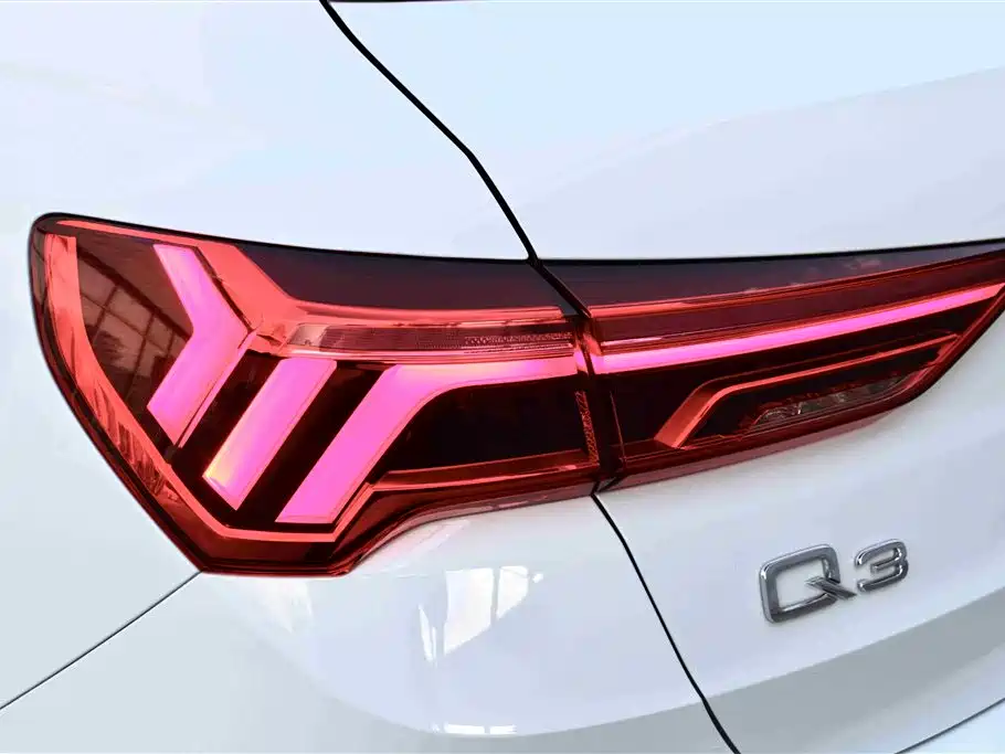 Audi Q3 2023 — фото 14