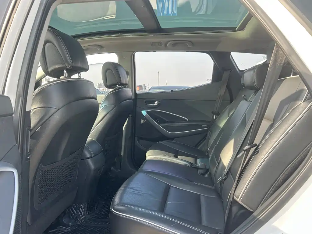 Hyundai Santa Fe 2018 — фото 9