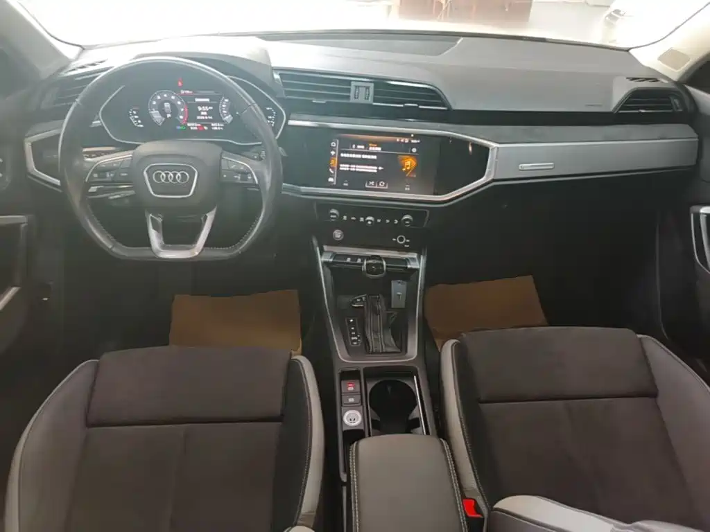 Audi Q3 2020 — фото 10