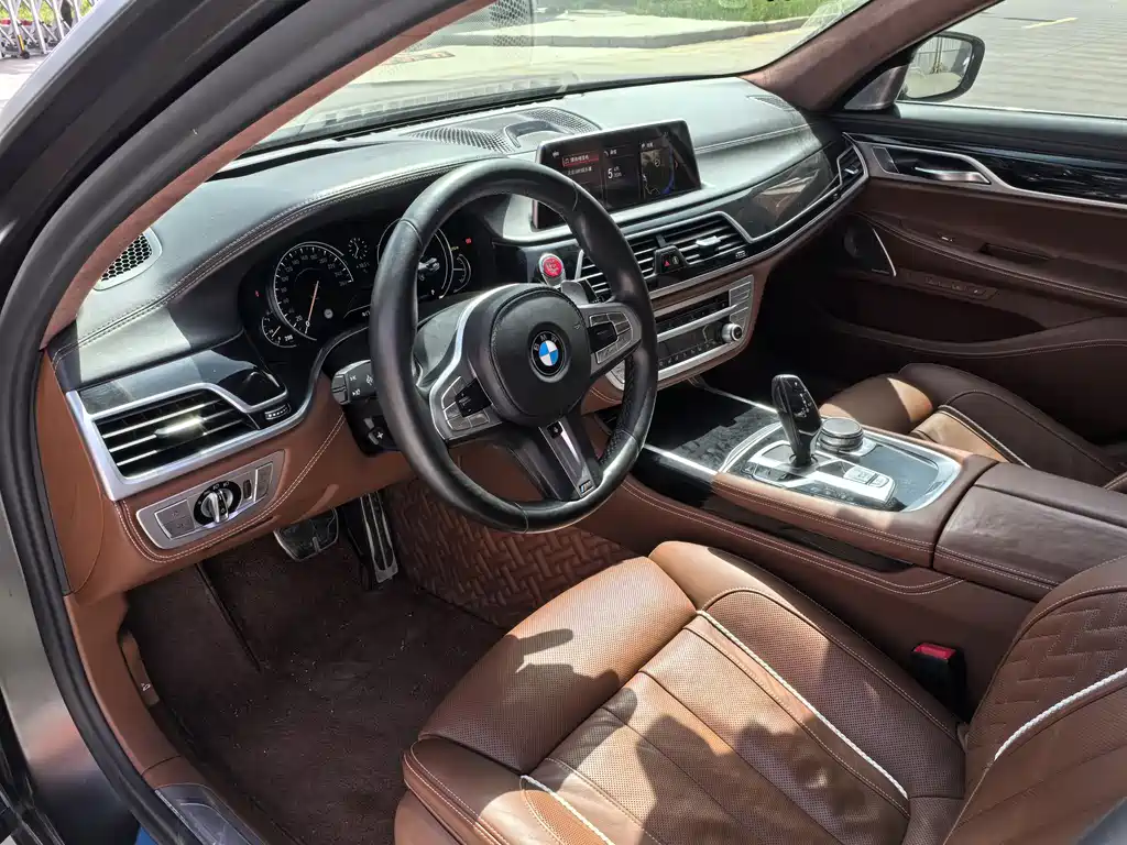BMW 7 Series 2019 — фото 15