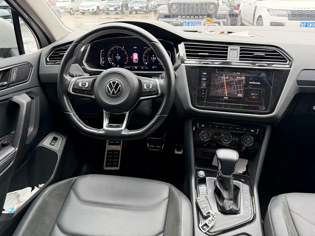 Volkswagen Tiguan L 2021 — фото 12