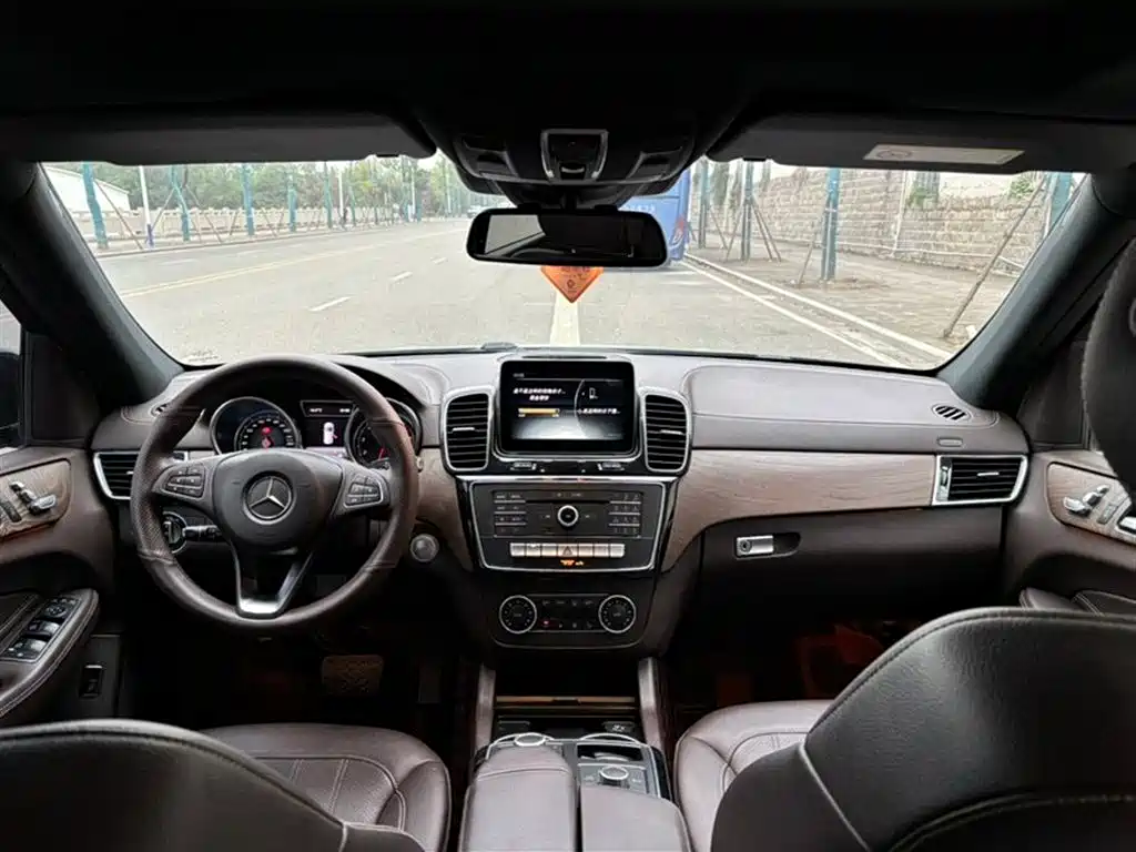 Mercedes-Benz GLE 2017 — фото 8