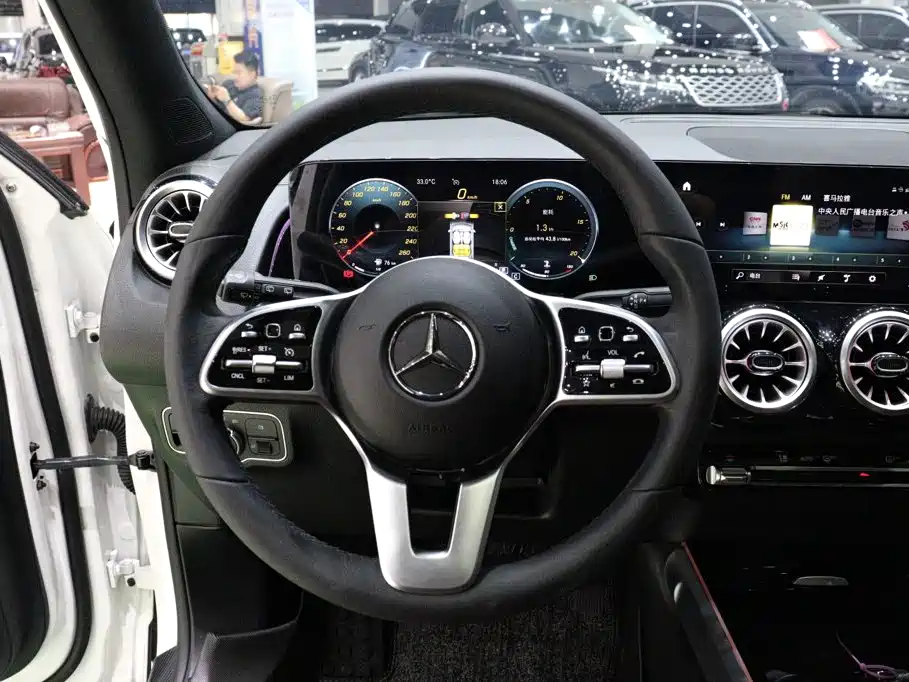 Mercedes-Benz GLB 2022 — фото 13