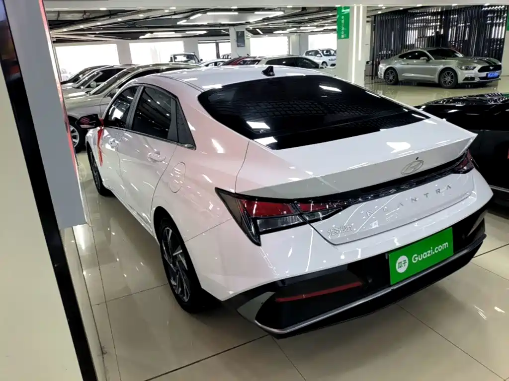 Hyundai Elantra 2023