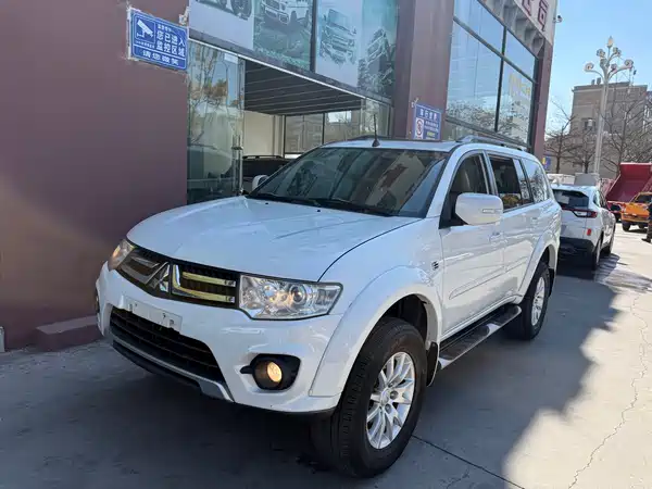 Mitsubishi Pajero Jinchang 2013