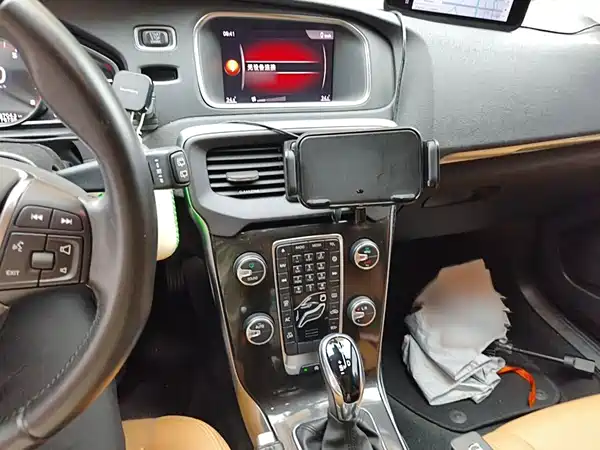 Volvo V40 2019