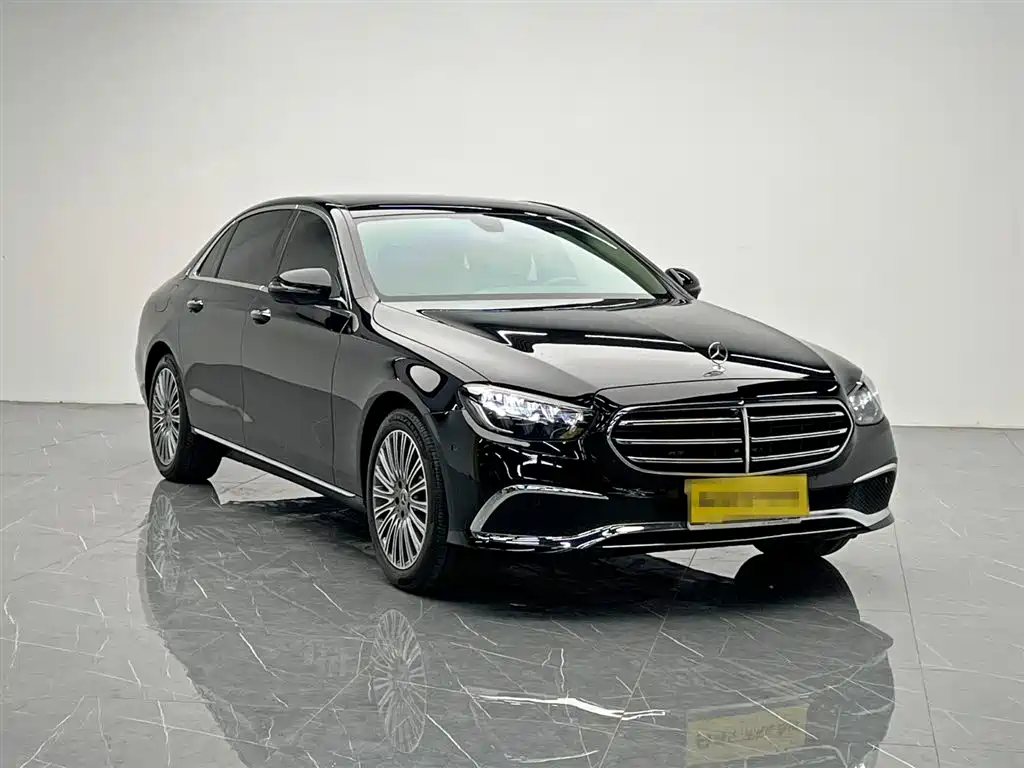Mercedes-Benz E-Class 2023 — фото 8
