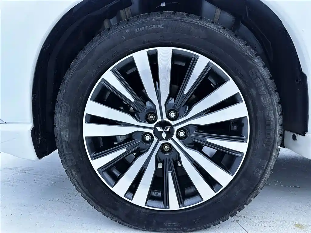 Mitsubishi Outlander 2021 — фото 24