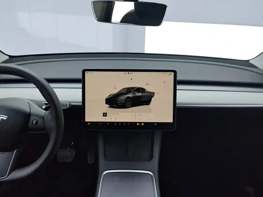 Tesla Model Y 2024 — фото 13