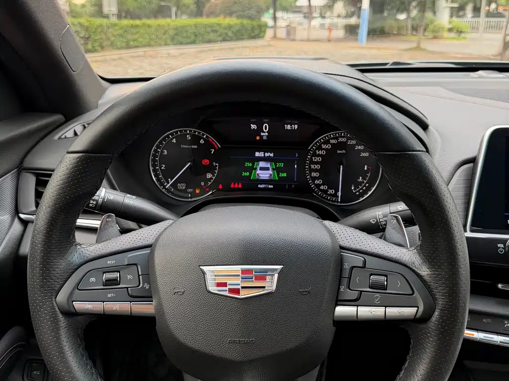 Cadillac CT4 2020 — фото 12
