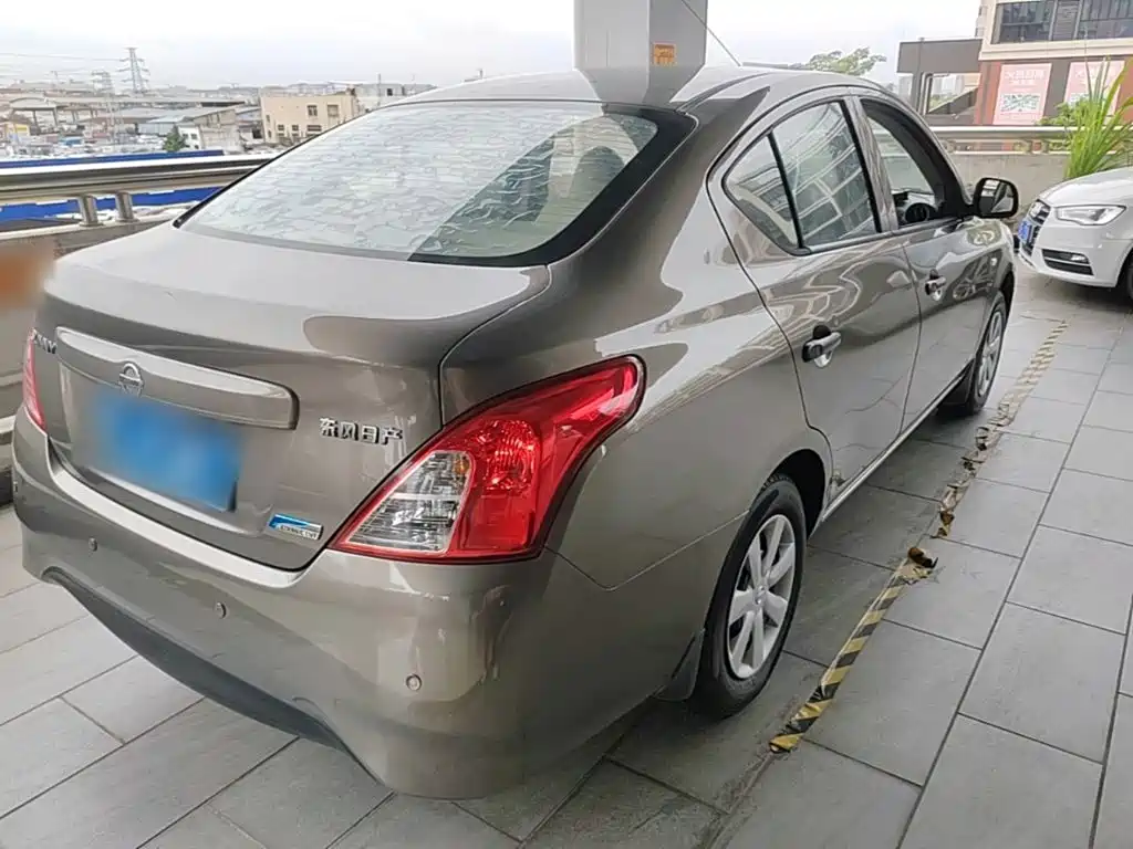 Nissan Sunny 2014 — фото 7