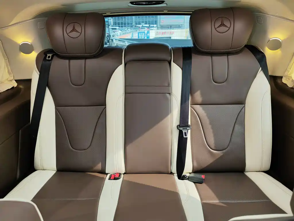 Mercedes-Benz V-Class 2019 — фото 17