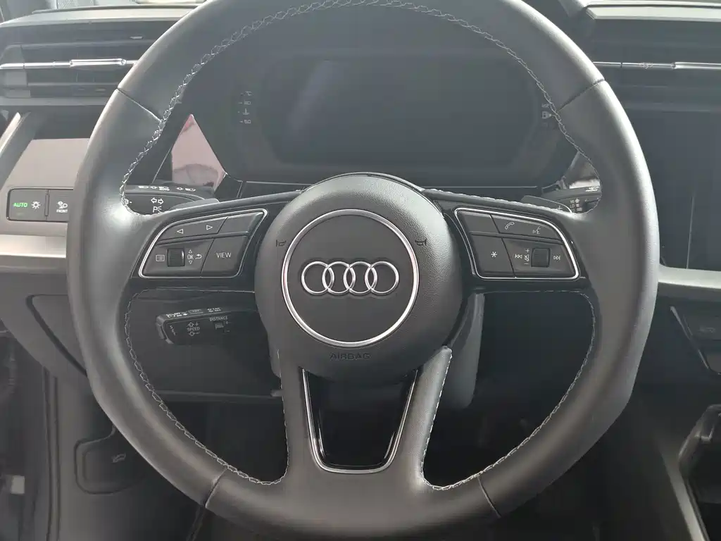 Audi A3 2023 — фото 12