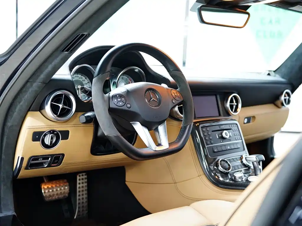 Mercedes-Benz SLS AMG 2013 — фото 24