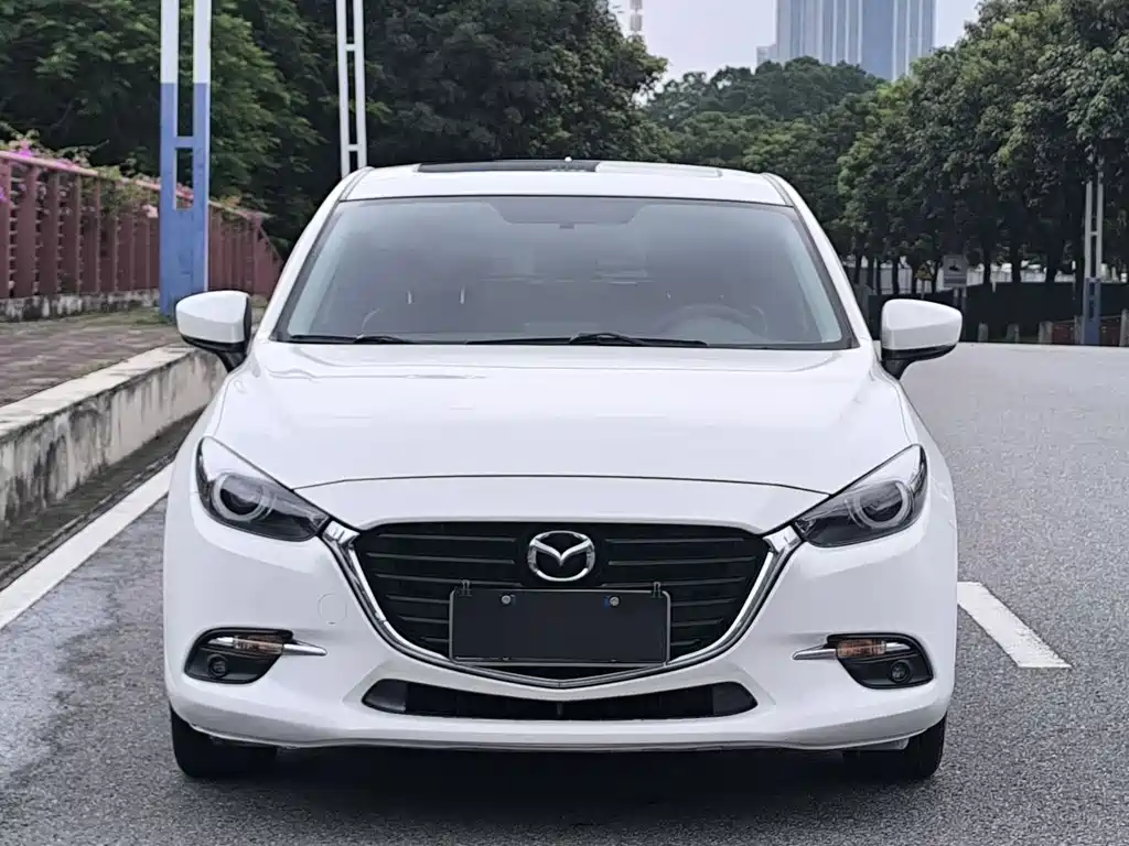 Mazda 3 Axela 2018 — фото 2