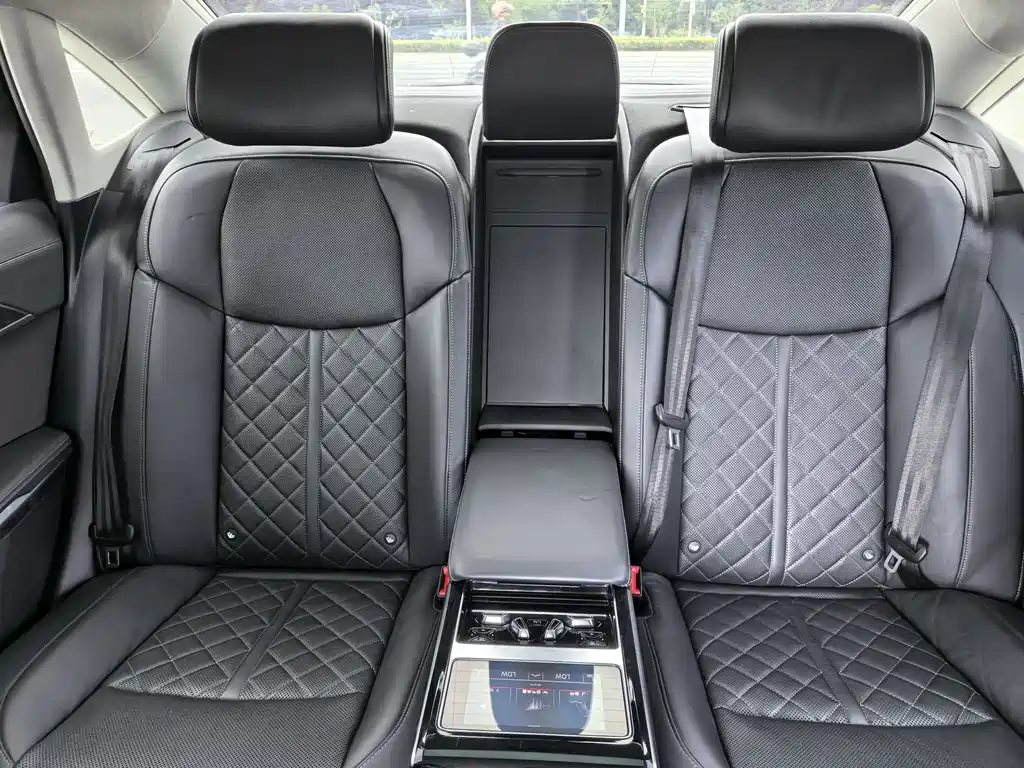 Audi A8 2024 — фото 14