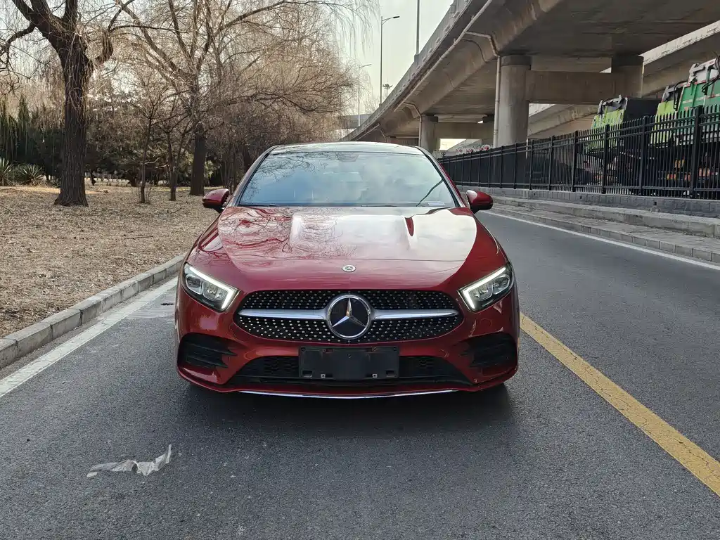 Mercedes-Benz A-Class 2019 — фото 3