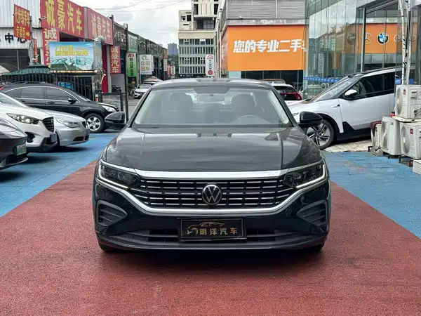 Volkswagen Passat 2025