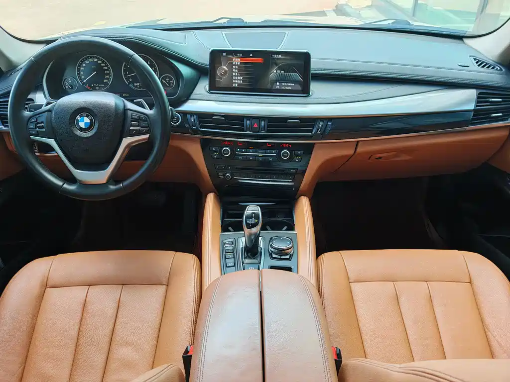 BMW X6 2015 — фото 23