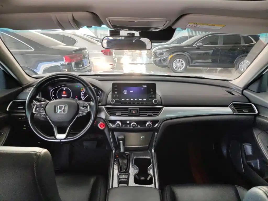 Honda Accord 2021 — фото 10
