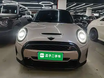 MINI MINI 2023