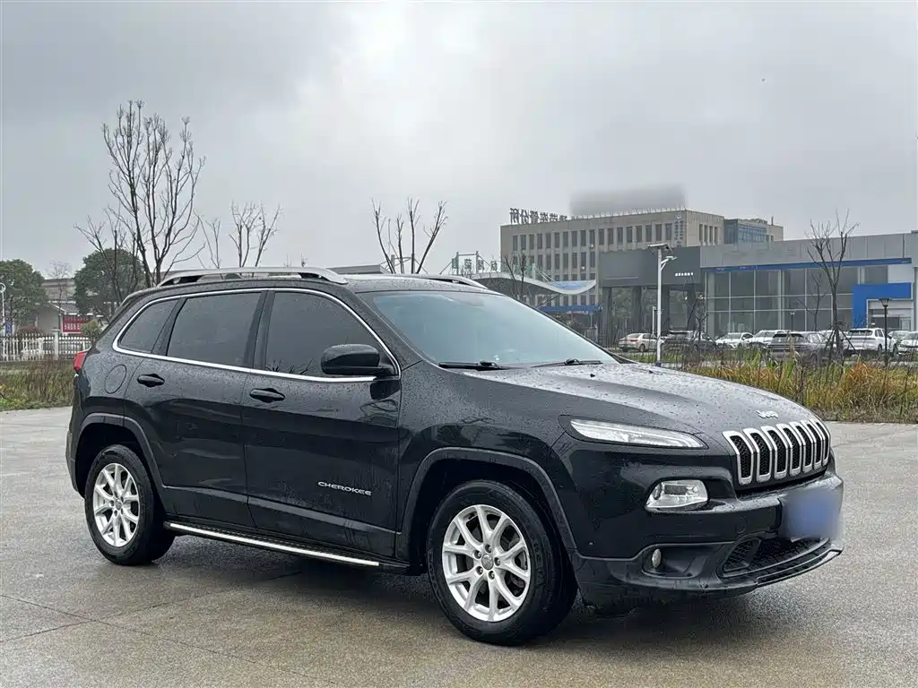 Jeep Cherokee 2017 — фото 4