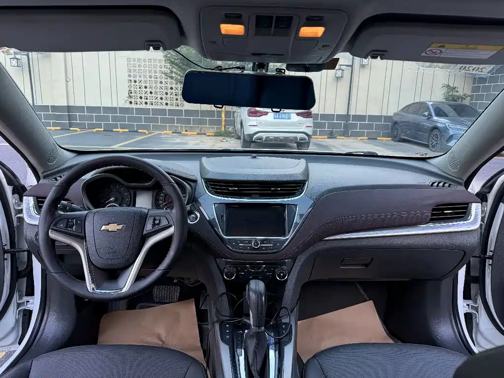 Chevrolet Malibu 2018 — фото 14