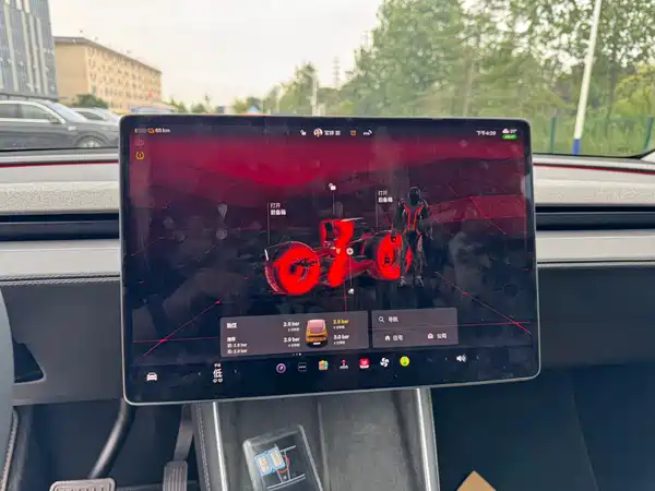 Tesla Model Y 2025