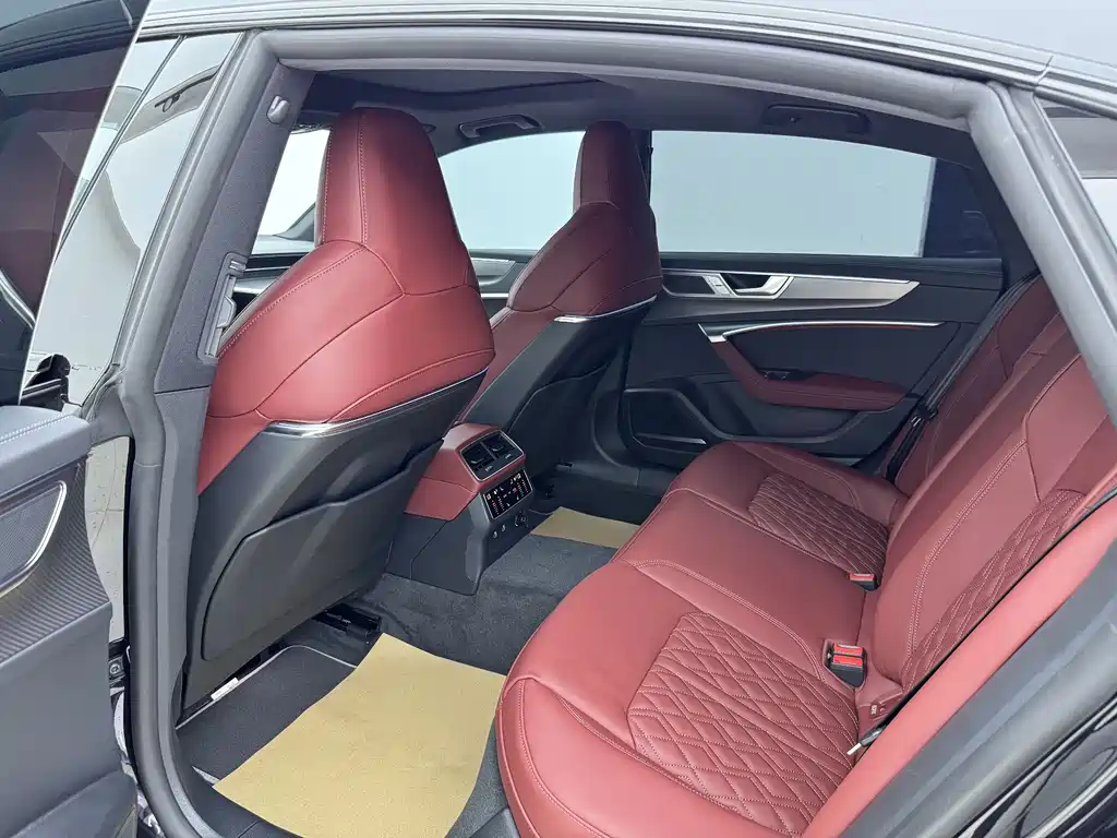 Audi A7L 2025