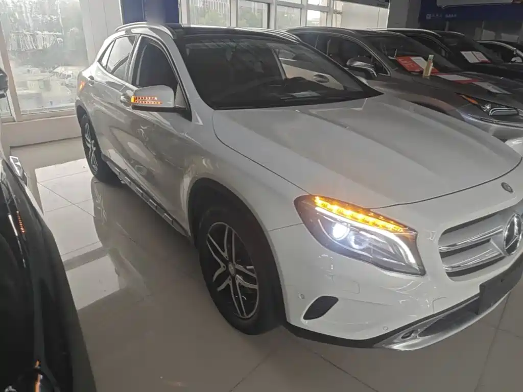 Mercedes-Benz GLA 2015