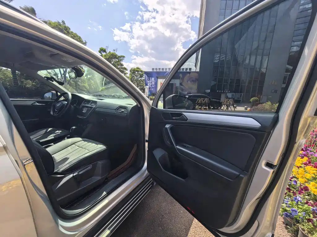 Volkswagen Tiguan L 2019 — фото 14
